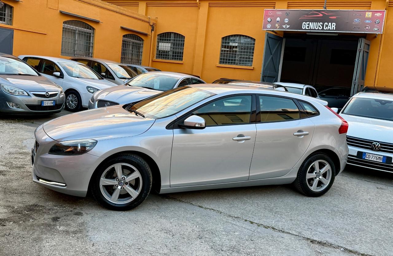Volvo V40 D2 1.6 Summum