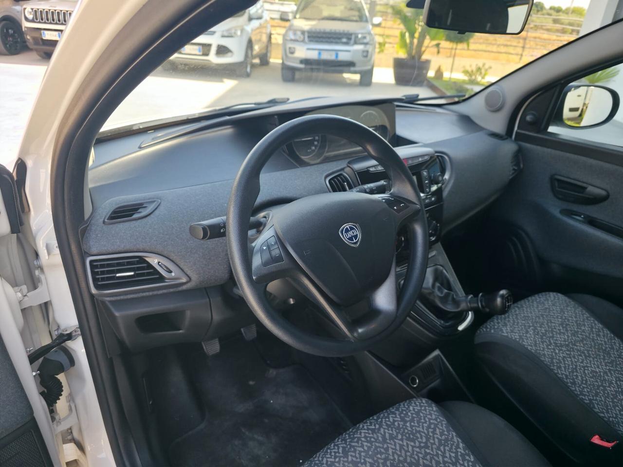 Lancia Ypsilon 1.2 69 CV 5 porte Platinum