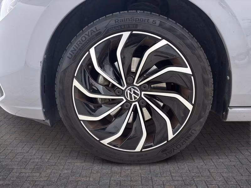 Volkswagen Golf VIII 1.0 tsi evo Life 110cv