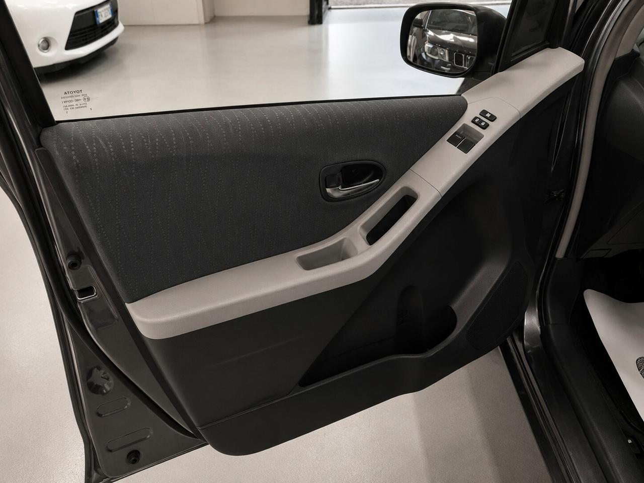 Toyota Yaris 1.4 D-4D DPF 5 porte