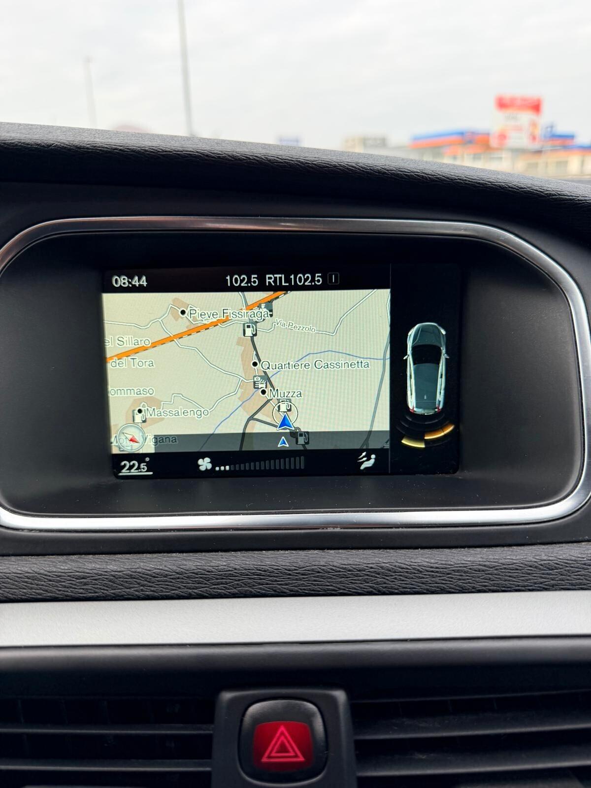 Volvo V40 D2 R-design Momentum