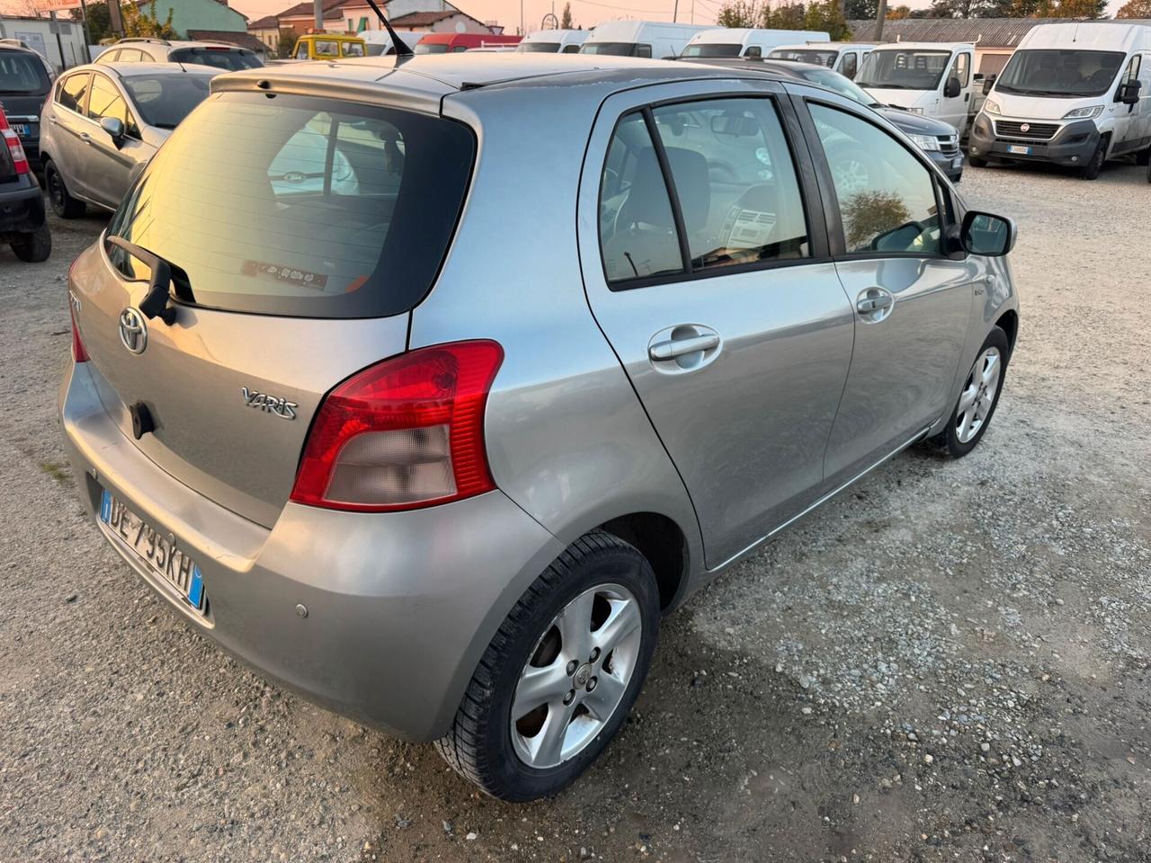 Toyota Yaris 1.4 5 porte M-MT Sol CAMBIO AUTOMATICO