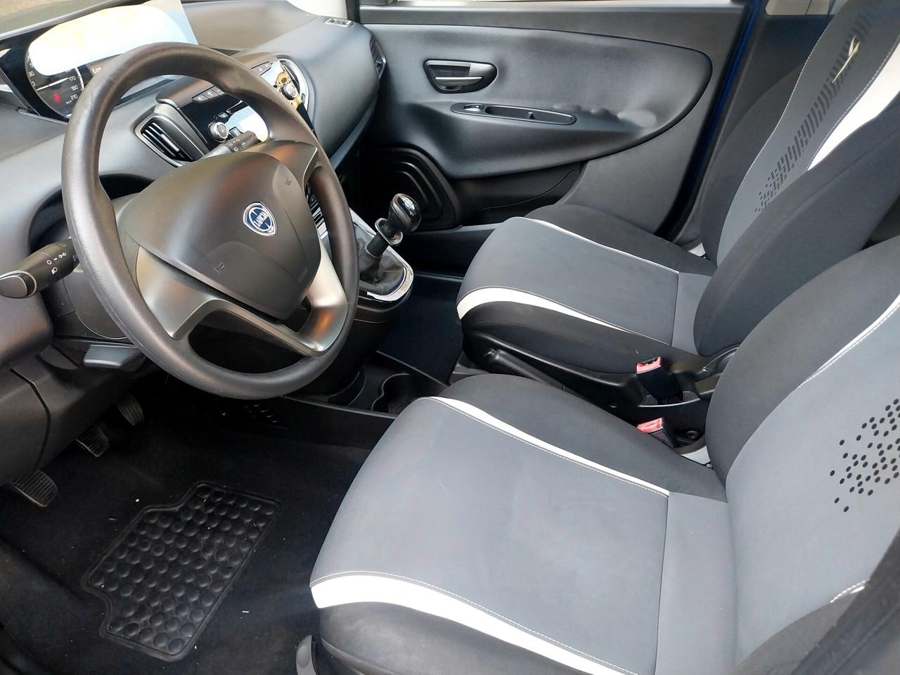 Lancia Ypsilon 1.2 69 CV 5 P