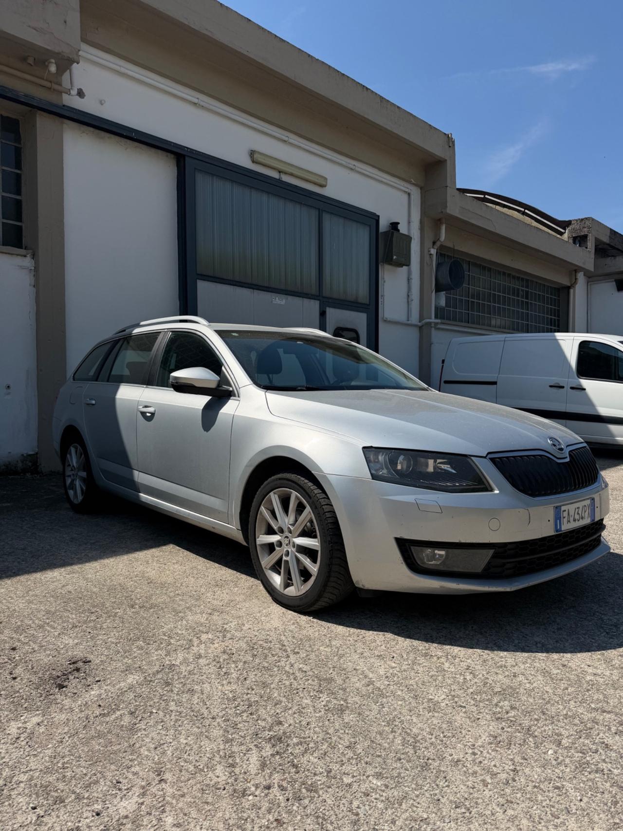 Skoda Octavia 1.6 TDI CR 105 CV DSG Elegance