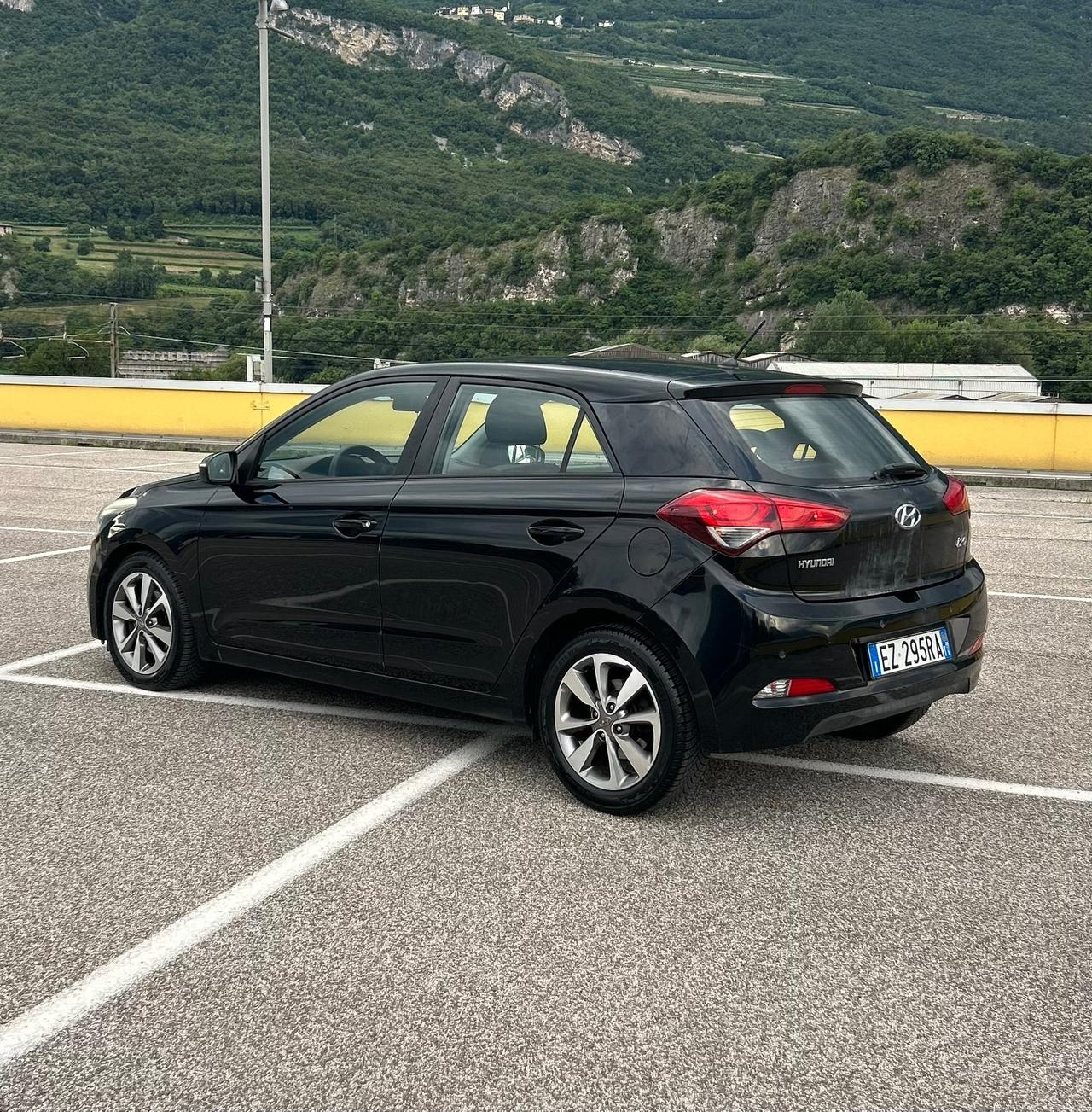 Hyundai i20 1.4 CRDi 5p Style Neopatentati 2015