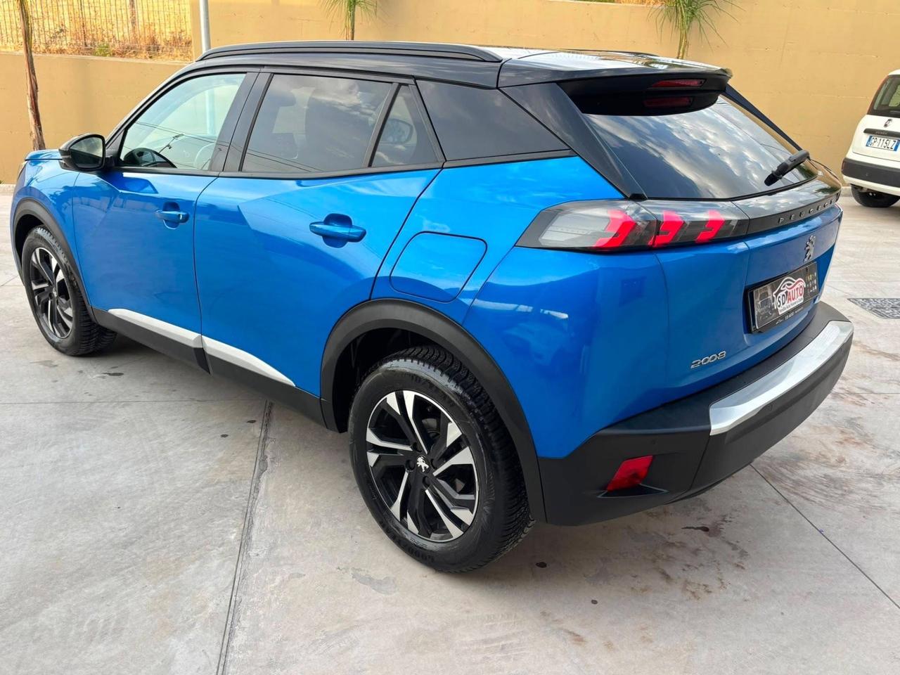 Peugeot 2008 BlueHDi 130 S&S EAT8 Allure