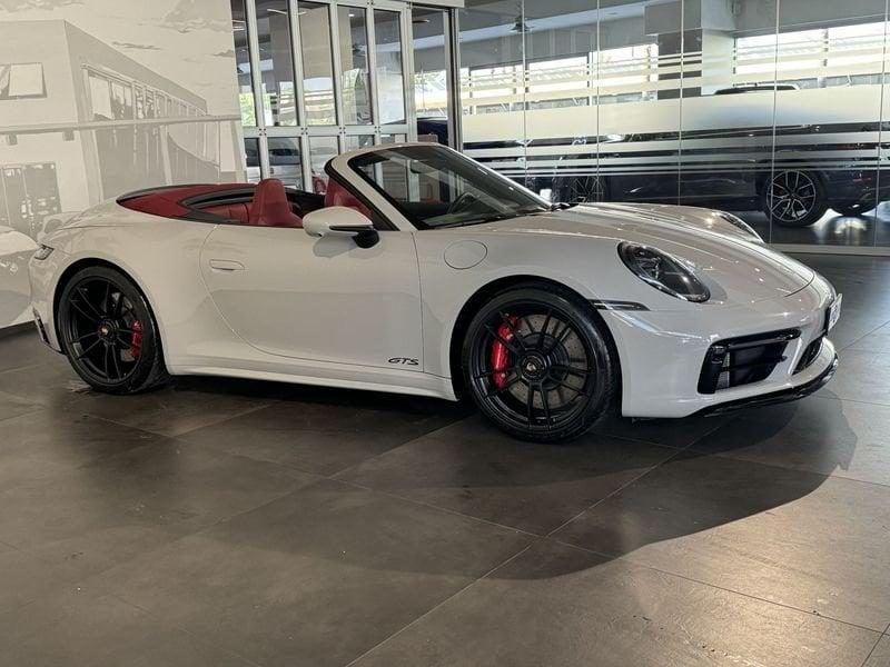 Porsche 911 Carrera 4 GTS Cabriolet