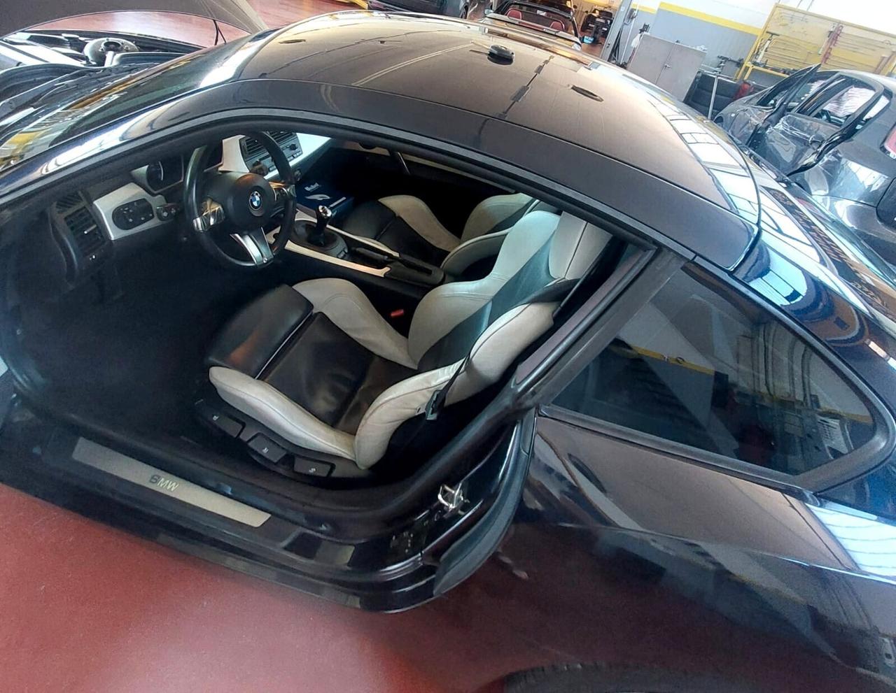 Bmw Z4 3.0si Coupé Carbon-Schwarz