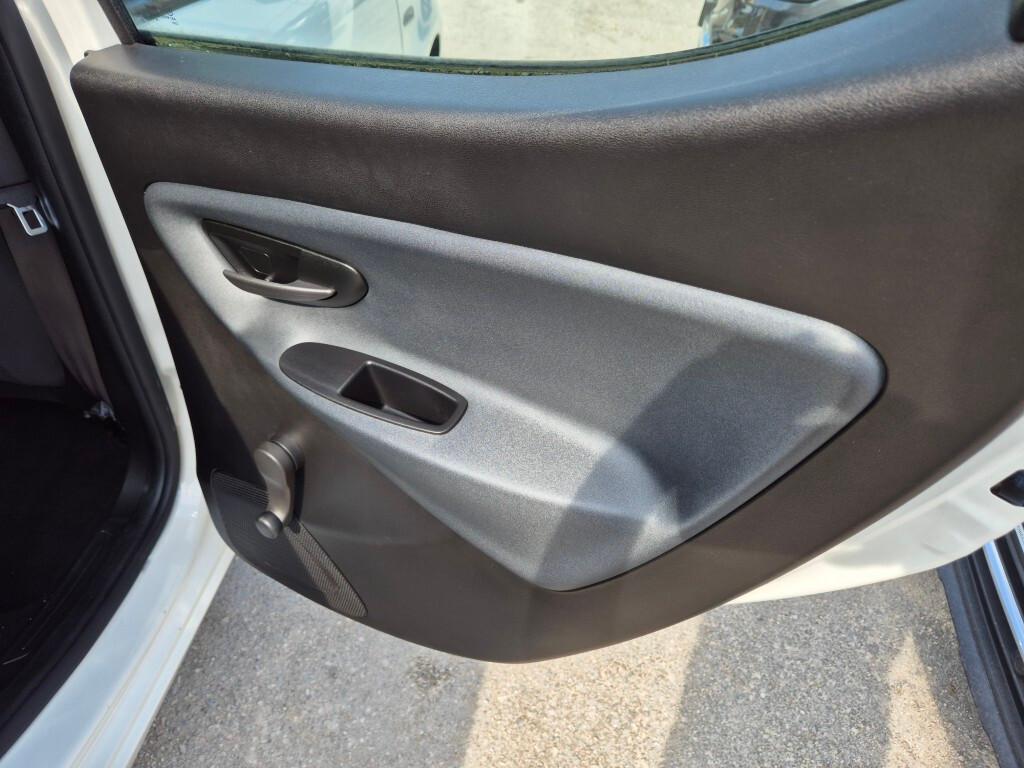 Lancia Ypsilon 1.2 69 CV 5 porte 27.000 KM
