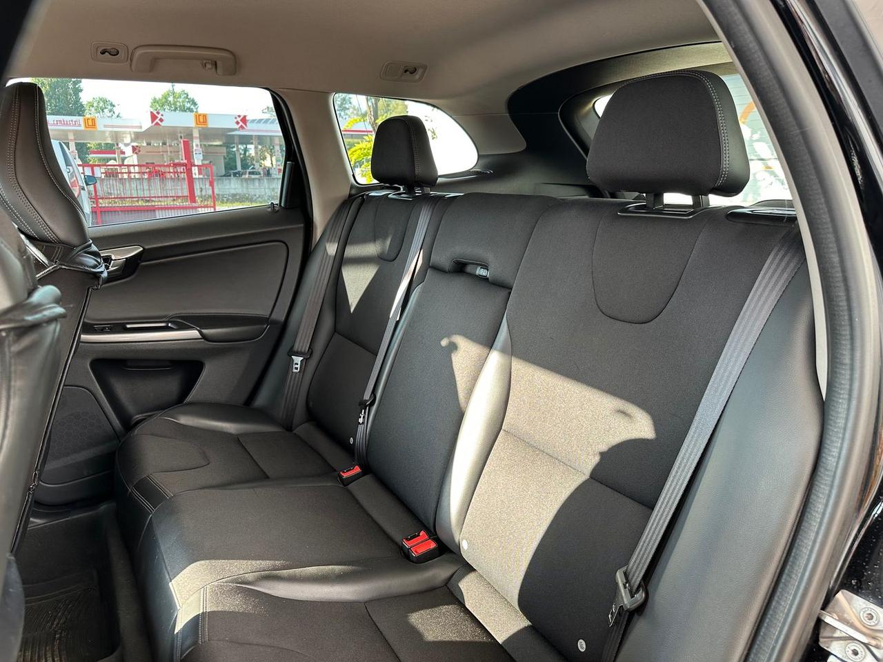 Volvo XC 60 Business Plus 2.0 D3 #7441