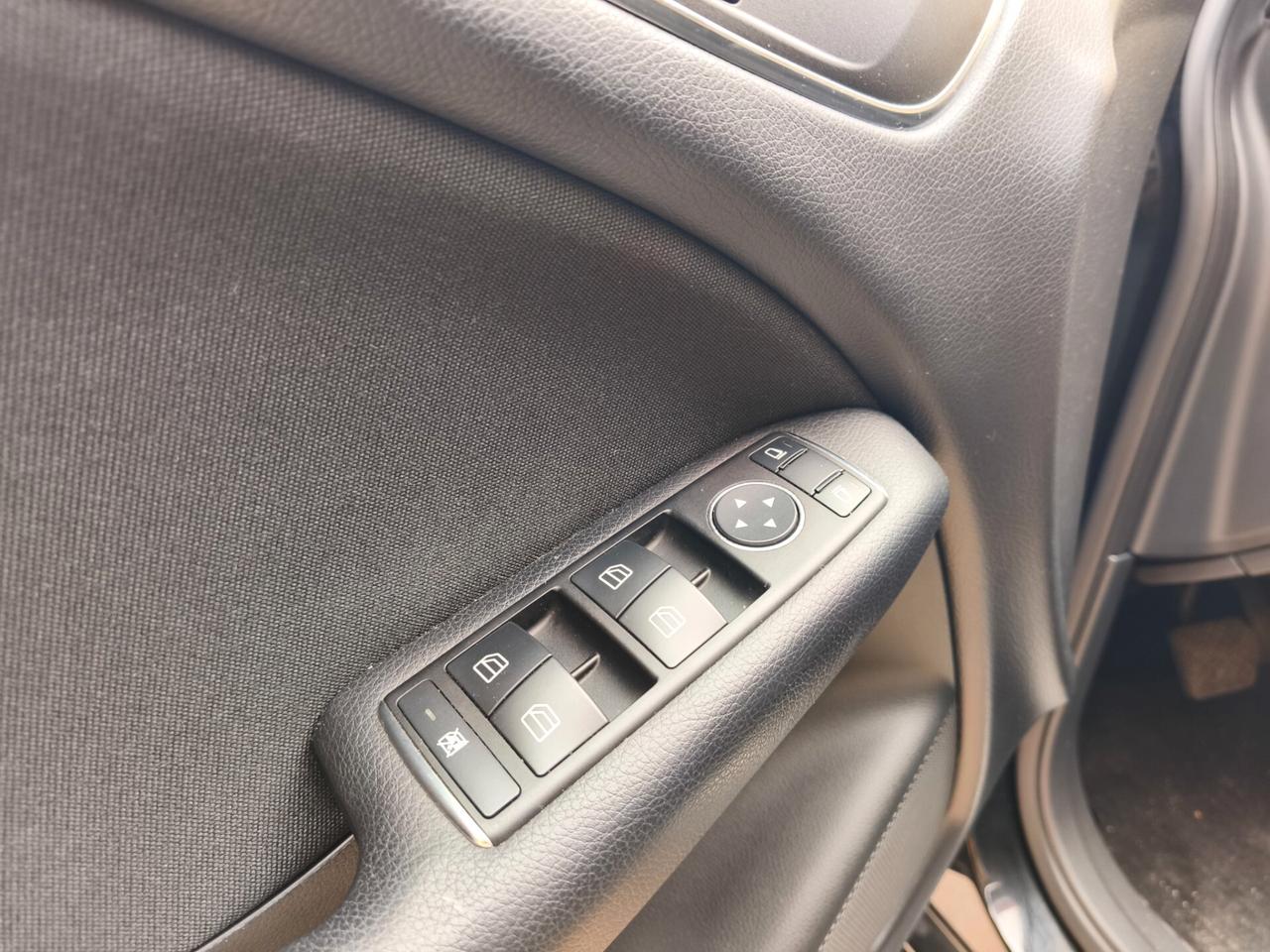 Mercedes-Benz B 180 cdi POCHI KM PROMO COMPRESO PASSAGGIO