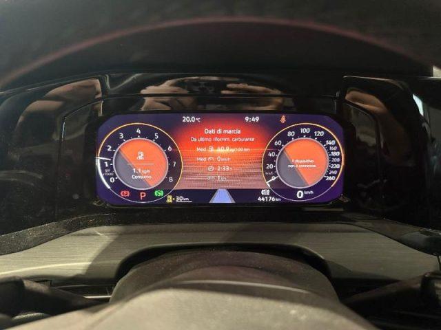 VOLKSWAGEN Golf 1.5 TGI 130cv DSG STYLE Fari IQ.Light, ErgoActive
