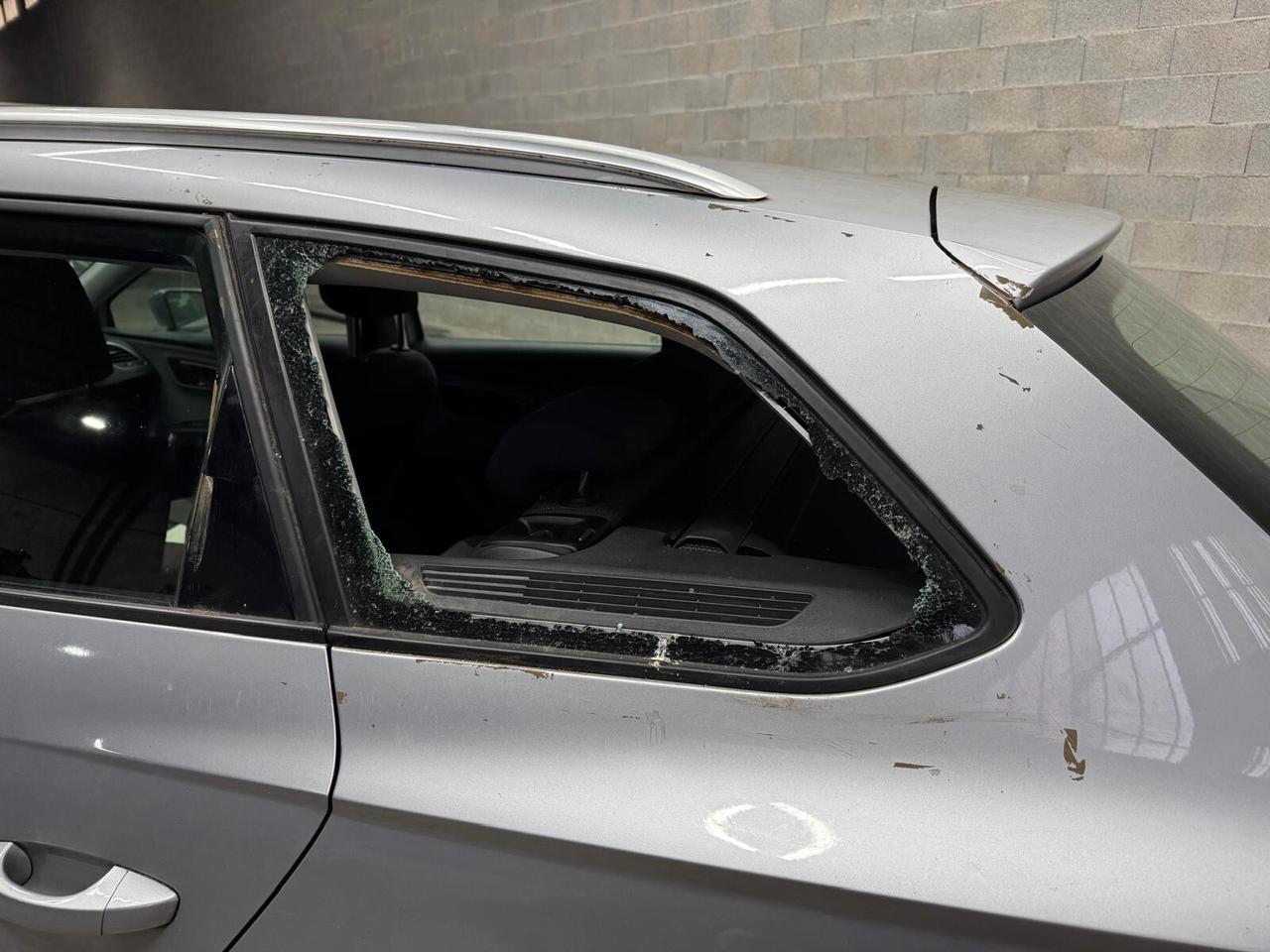 SEAT Leon ST 1.6 tdi 115cv FURTO PARZIALE