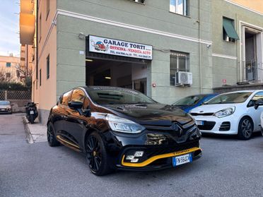Renault Clio TCe 220CV 5p R.S. Trophy AKRAPOVIC