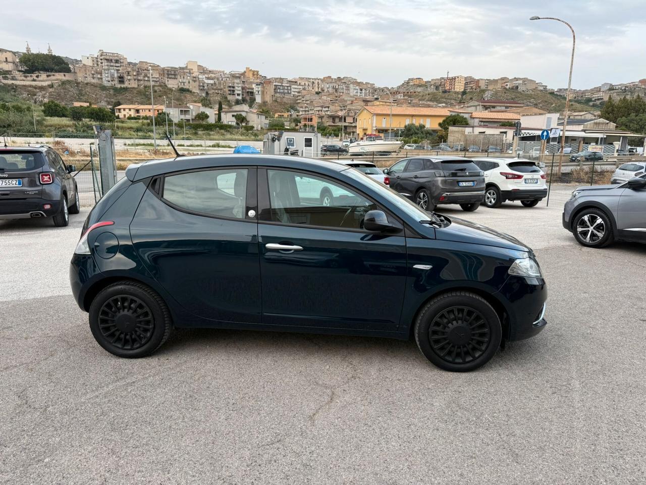 Lancia Ypsilon 1.2 69 CV 5 porte GPL Ecochic Silver