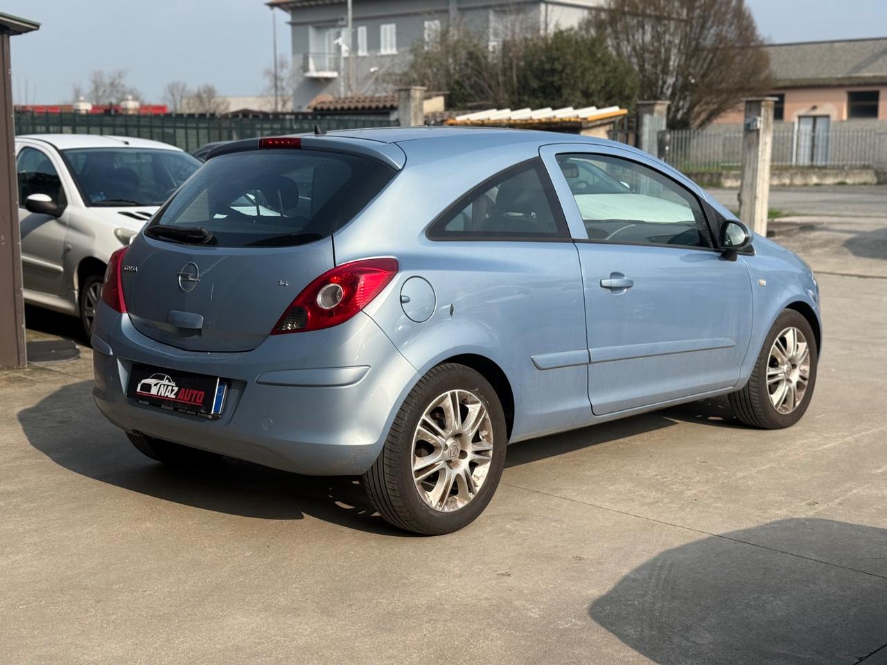 Opel Corsa 1.2 3 porte Sport