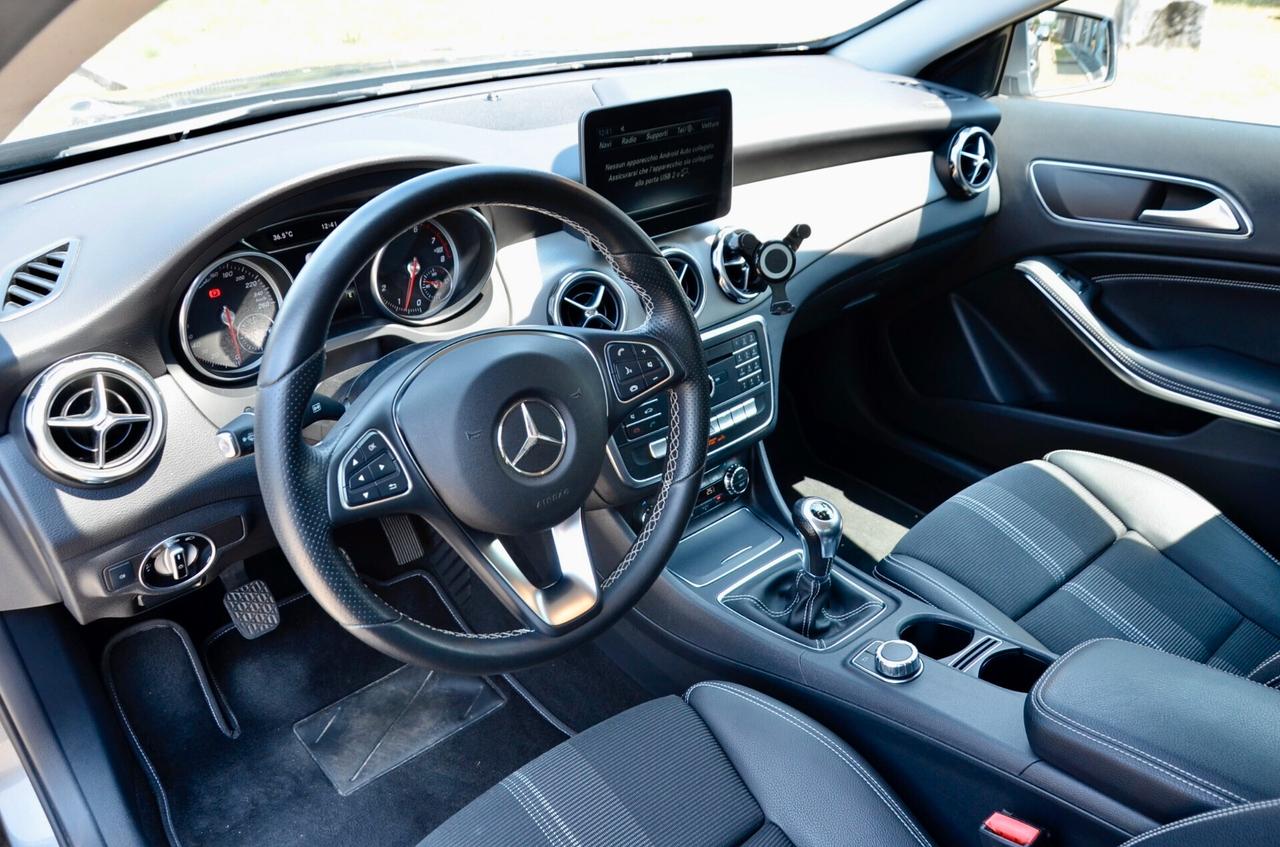 MERCEDES-BENZ GLA 200 SPORT 156cv MANUALE, EURO 6B, UFF ITALIANA, FULL LED HIGH BEAM, RETROCAMERA, NAVI, 19", PERMUTE