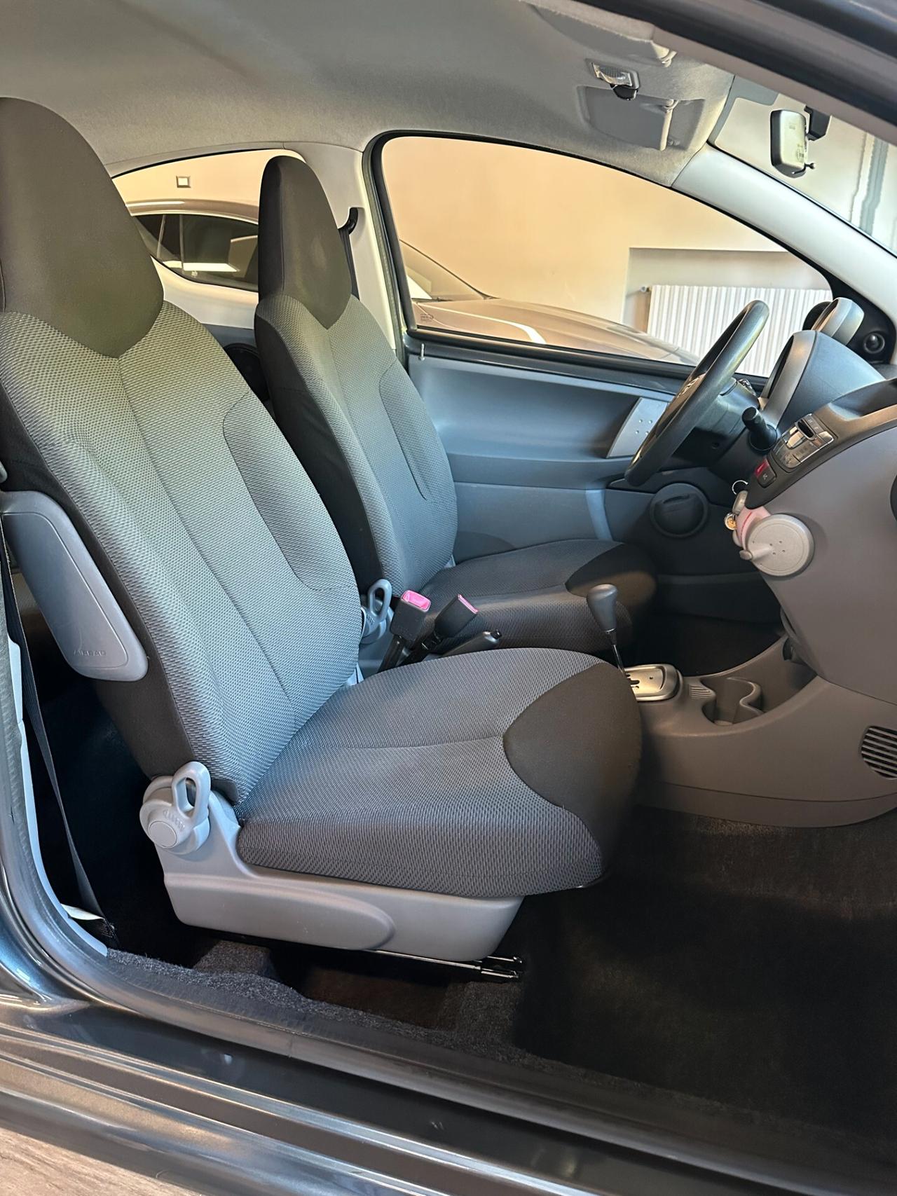 Toyota Aygo 1.0 Sol Automatica - UnicoPro