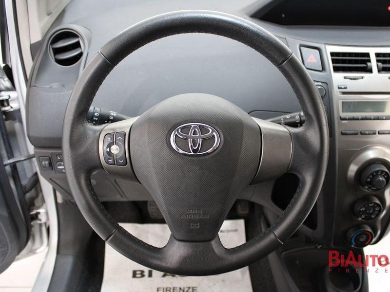 Toyota Yaris Yaris 5p 1.0 Sol