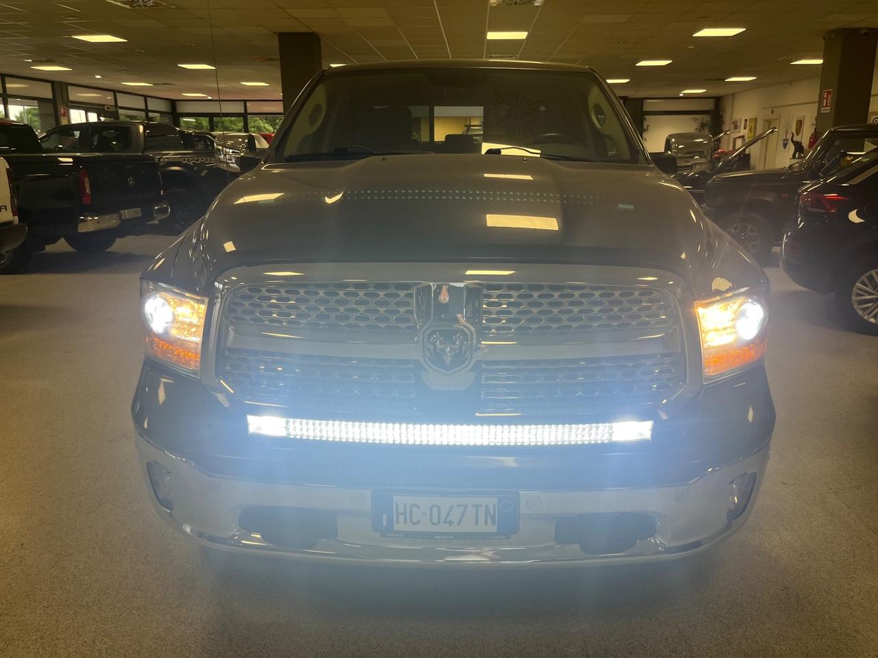 Dodge RAM 1500 5.7 V8 (GPL 200L) LaRamie 401cv at8