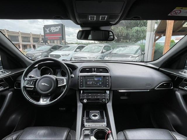 Jaguar F-Pace 2.0 D 180 CV AWD R-Sport