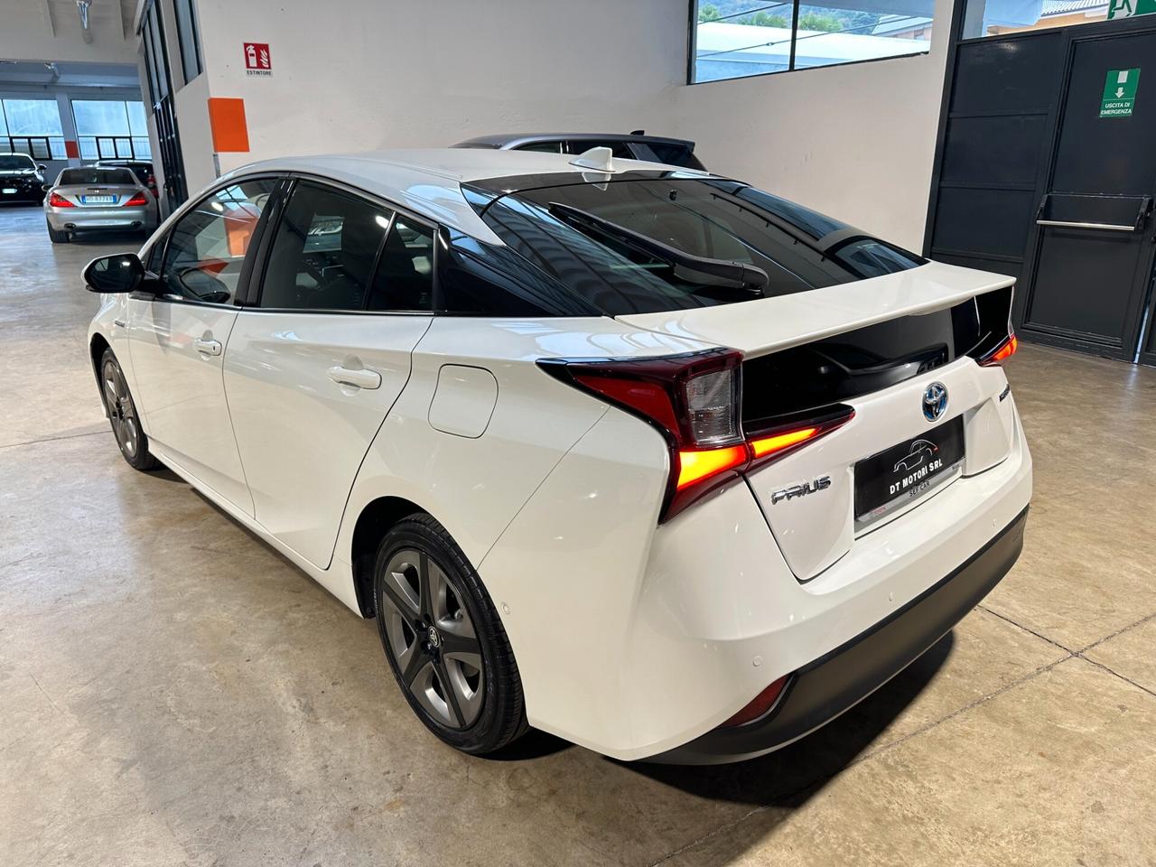 Toyota Prius 1.8 AWD Lounge