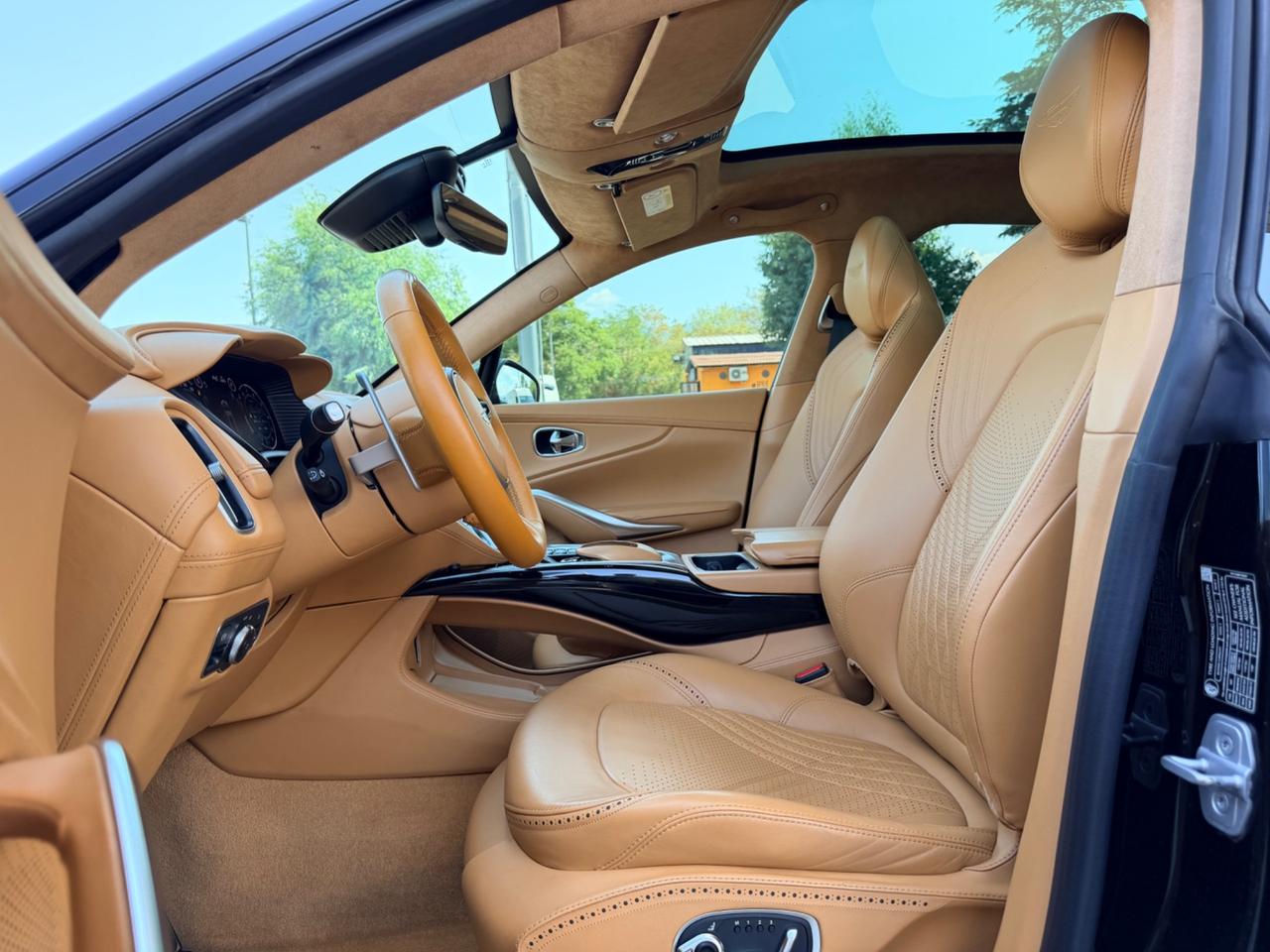 Aston Martin DBX in garanzia