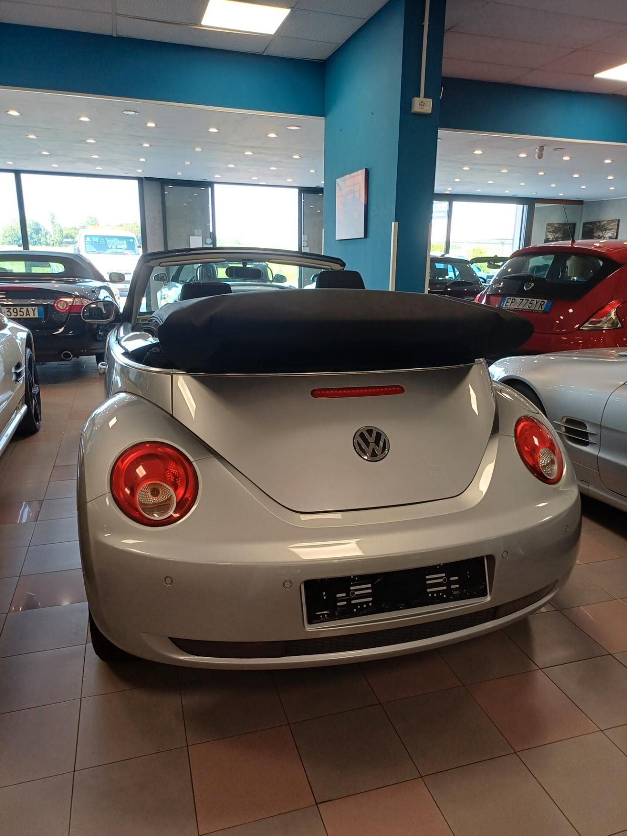 Volkswagen New Beetle 1.6 Cabrio NEOPATENTATI