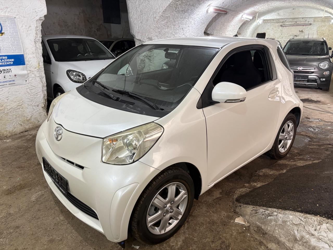 Toyota iQ 1.0