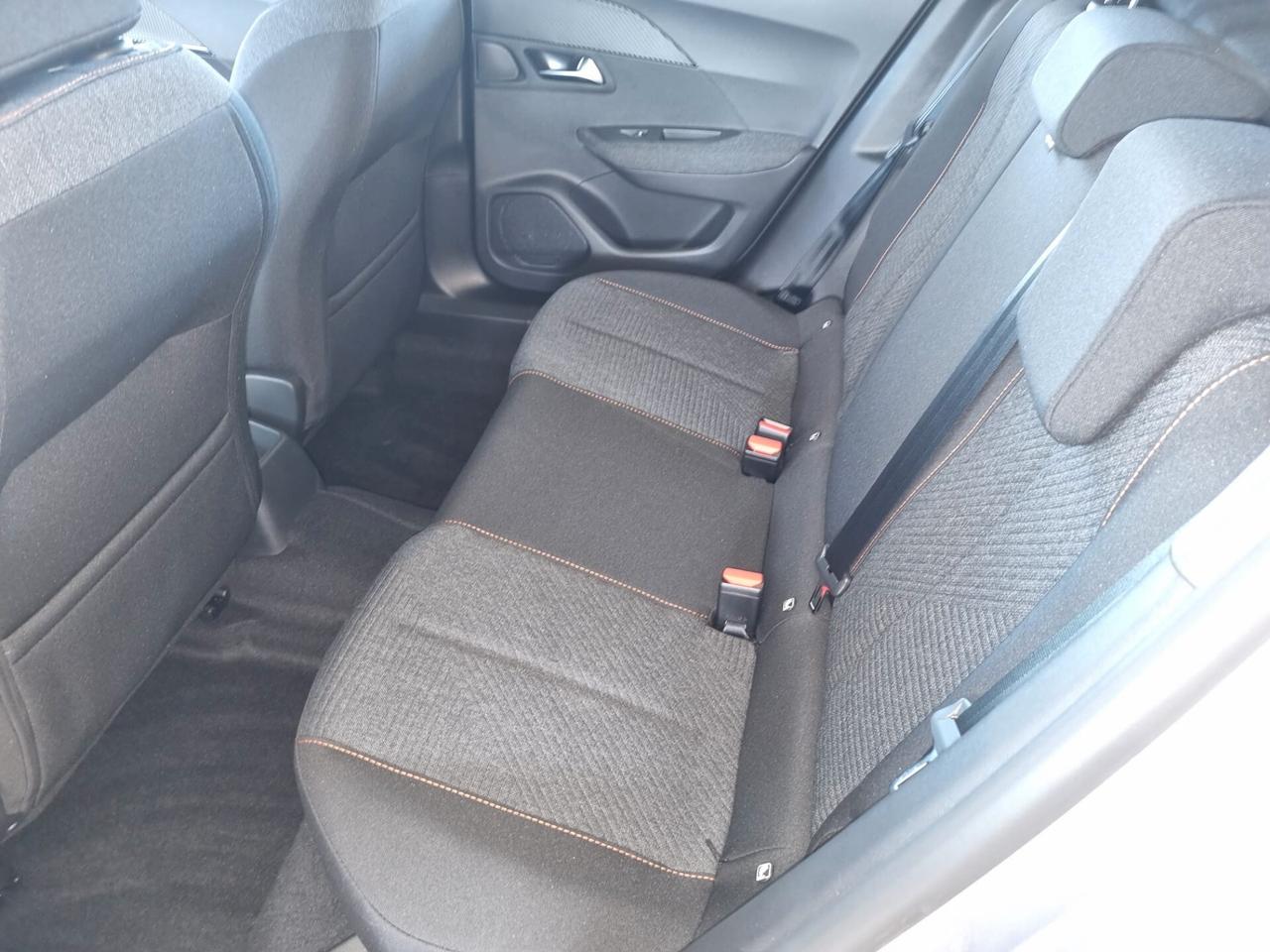 Peugeot 2008 12 PT STYLE