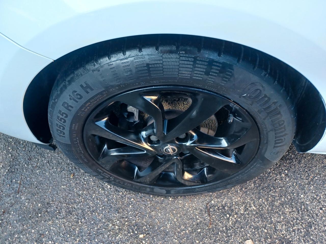 Opel Corsa 1.2 5 porte ANNO 2016 solo 69000 km