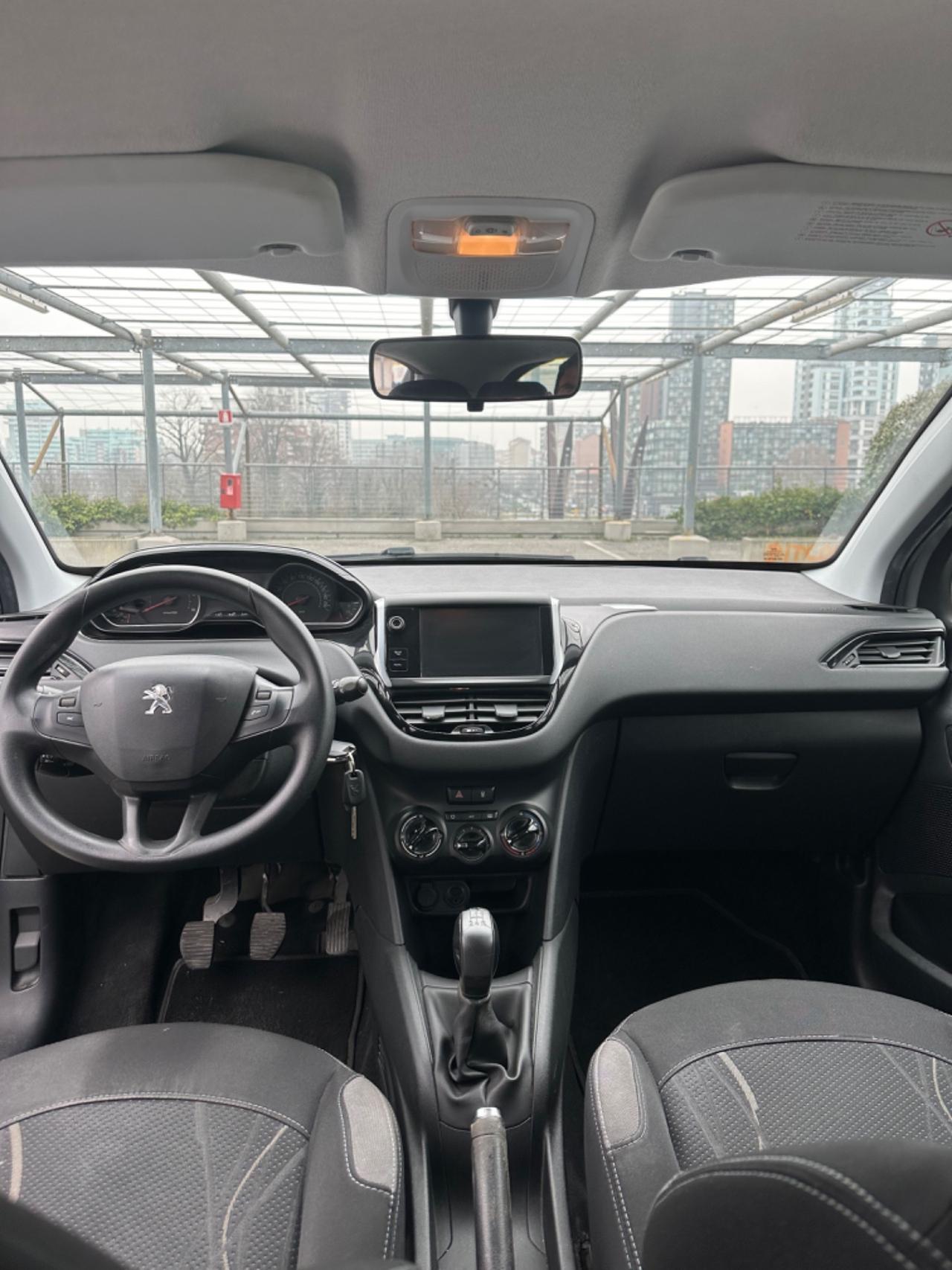 Peugeot 208 1.4 HDi 68 CV 5 porte Allure