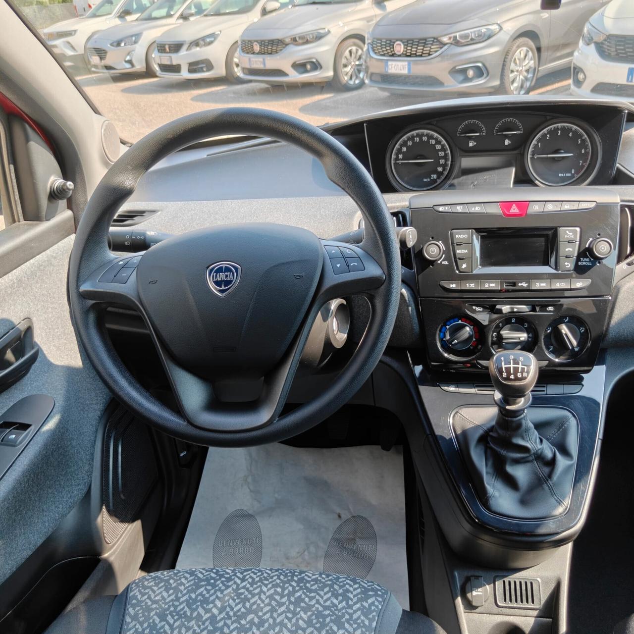 Lancia Ypsilon 1.0 Bz 70 Cv Hybrid Silver