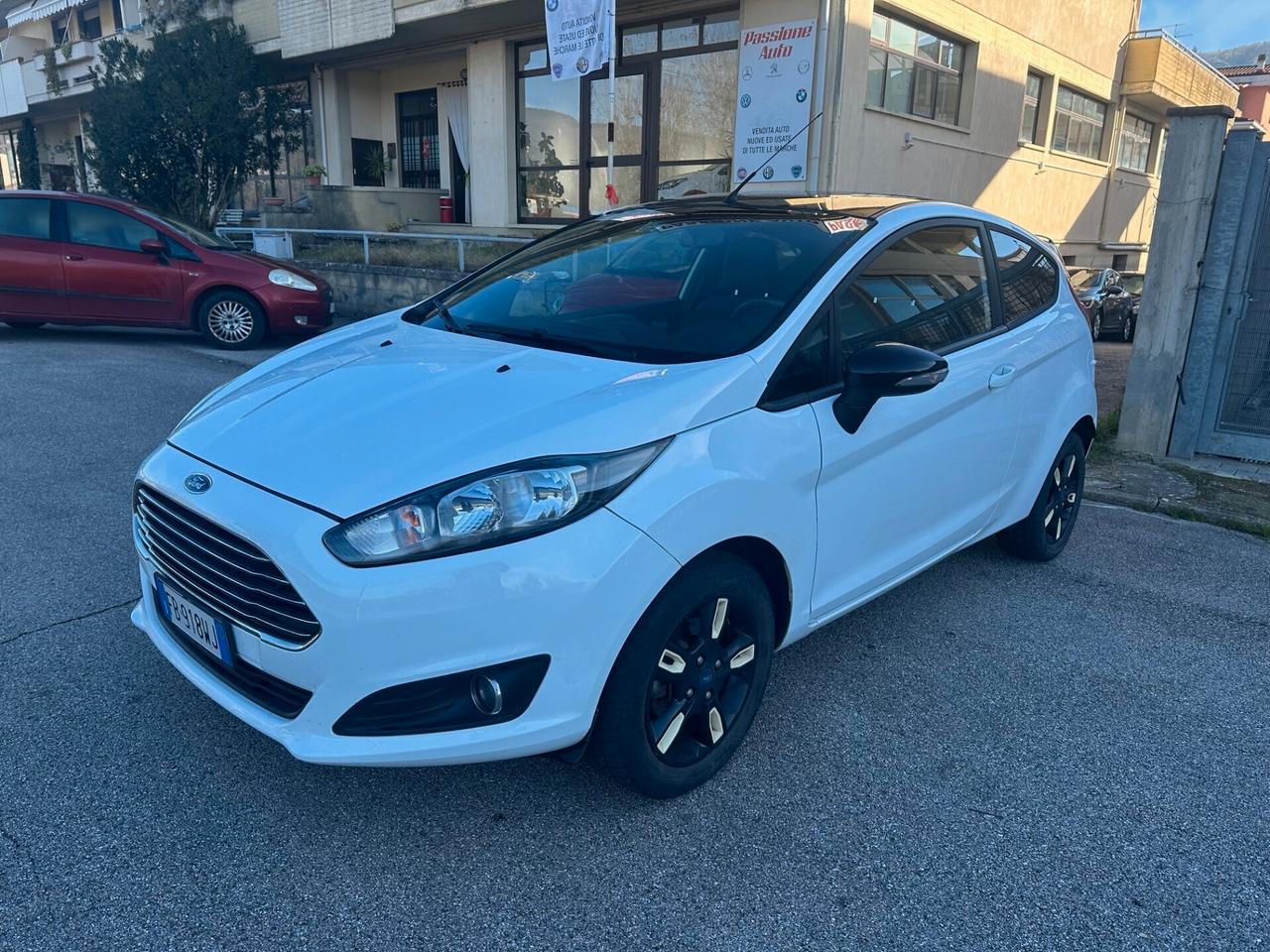 Ford Fiesta 1.4 3 porte Bz.- GPL Black & White Edition ok neo patentati