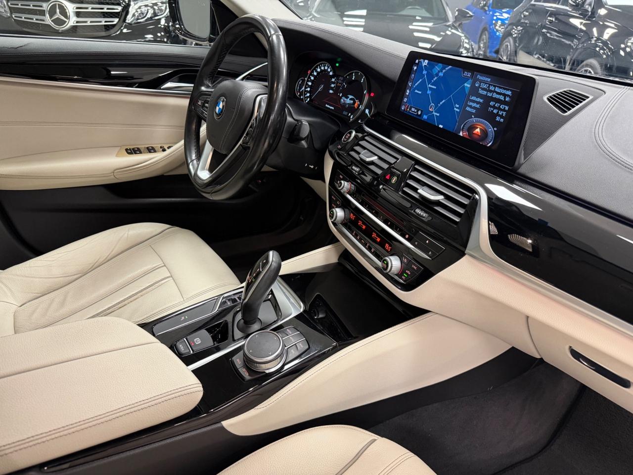 Bmw 520 LUXURY X DRIVE