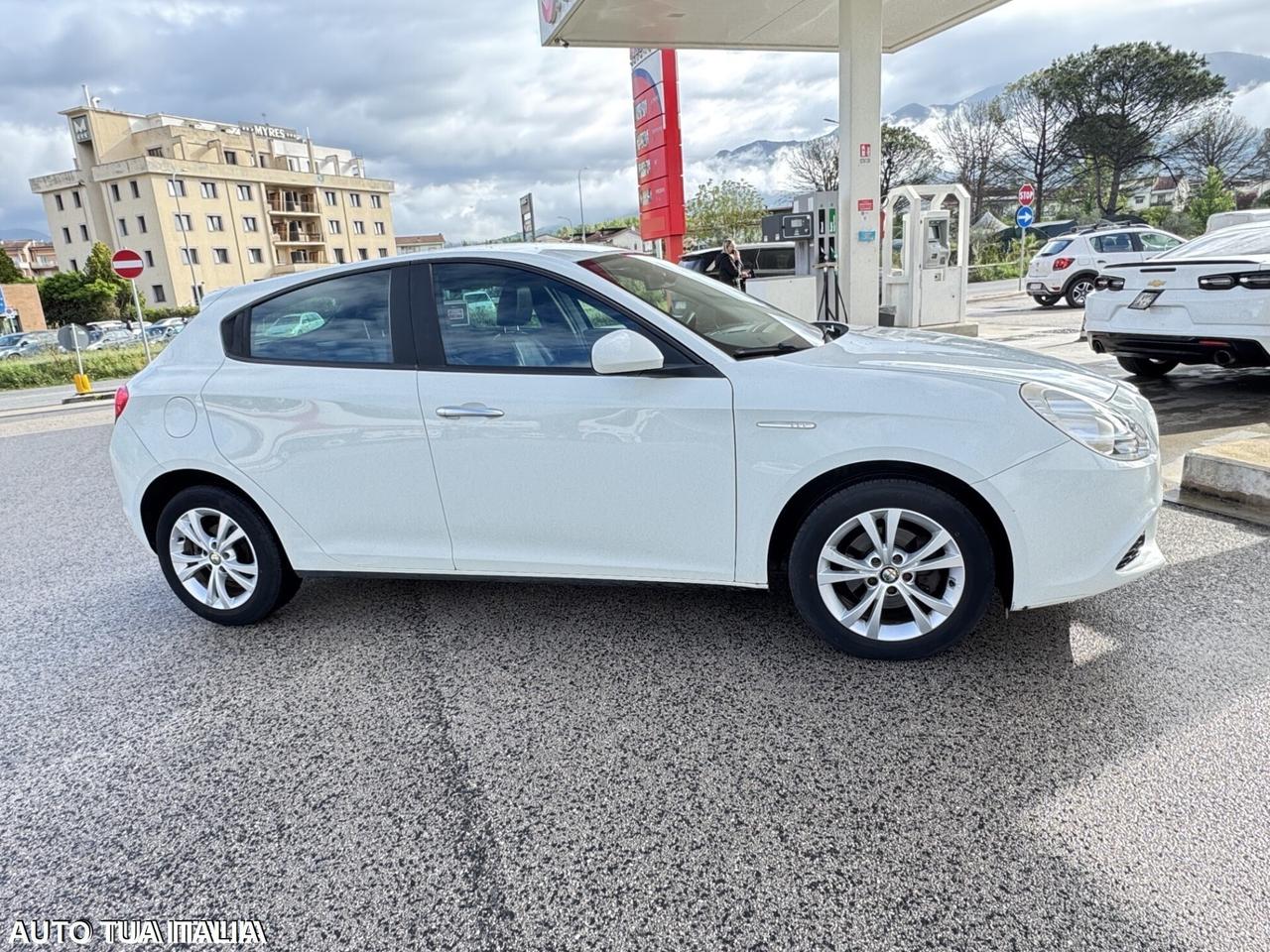 ALFA ROMEO GIULIETTA 1.6 SPORT INTERNI IN PELLE