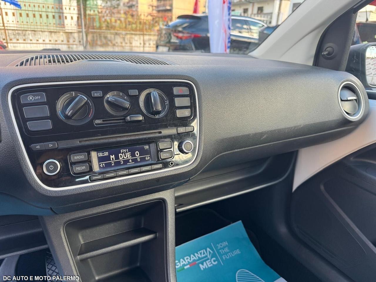 Volkswagen UP! 1.0 Benzina 68cv..Metano..2014