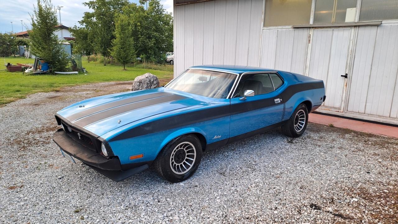 Chevrolet Corvette Ford Mustang Mach 1