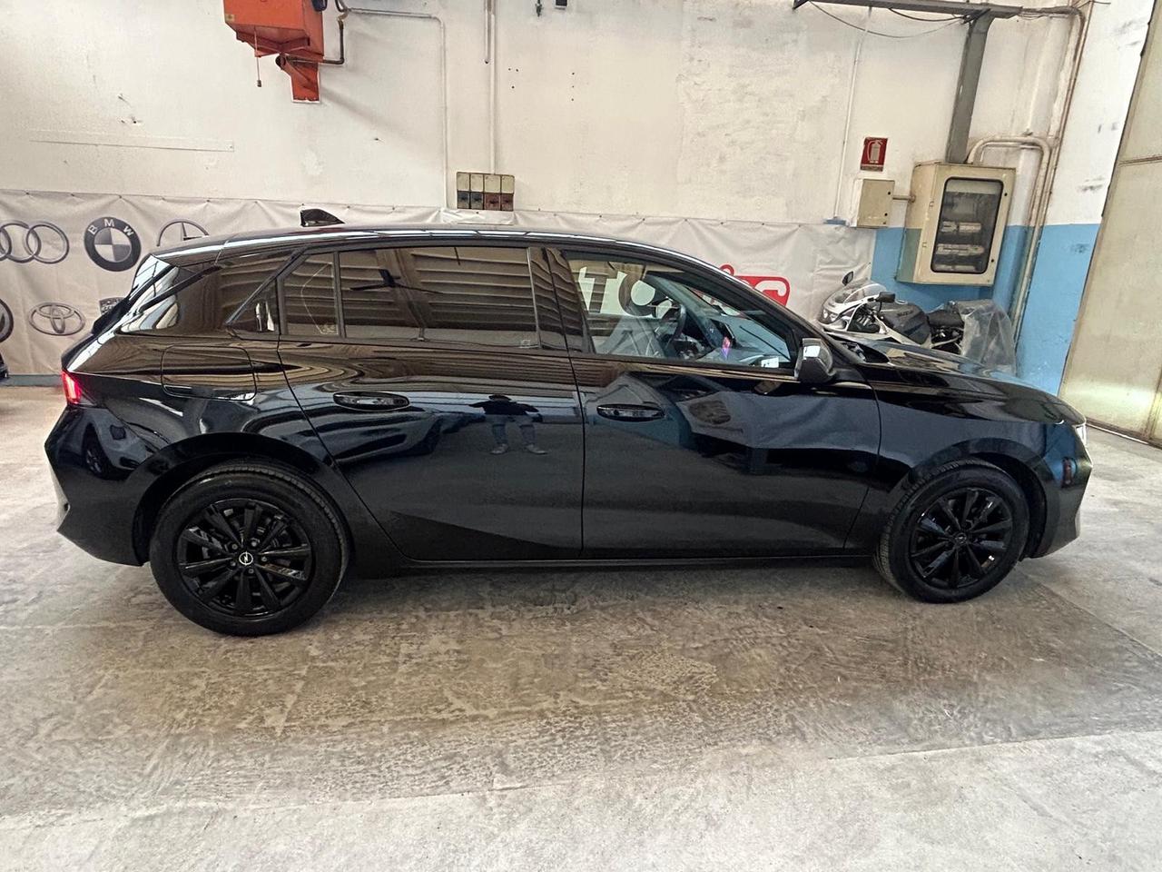 Opel Astra 1.2 Turbo 110 CV Elegance