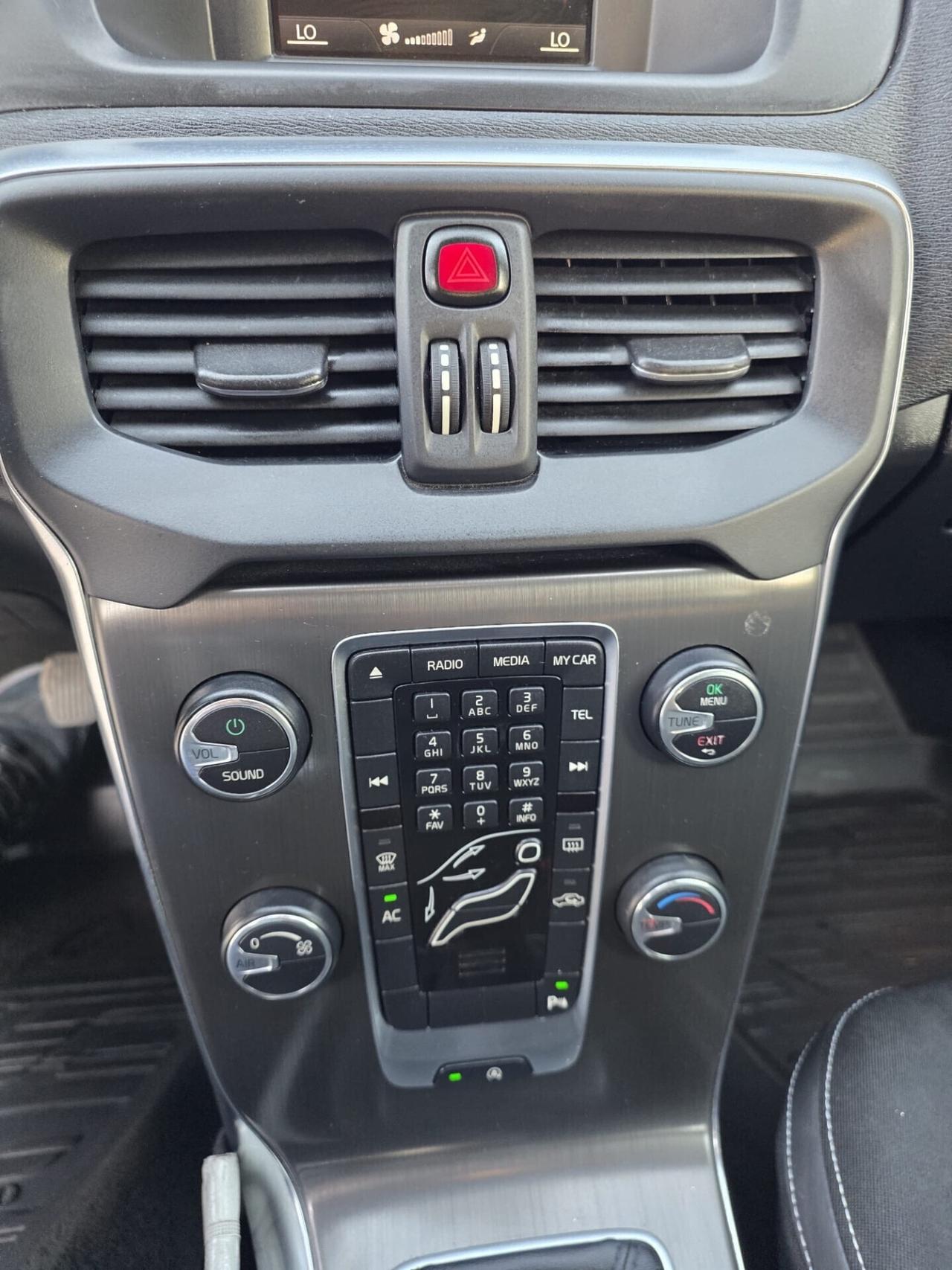 Volvo V40 1.6 diesel 2013 Neo Patentati