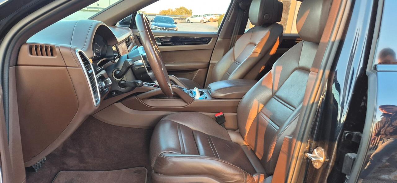 Porsche Cayenne Coupé 3.0 V6 E-Hybrid