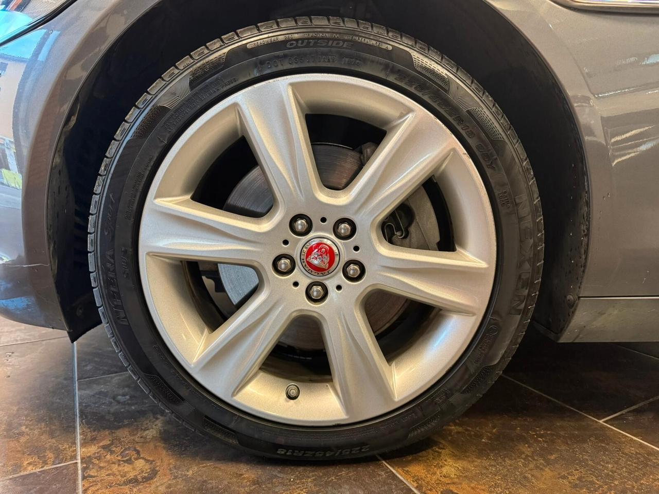 Jaguar XE 2.0 D 180 CV AWD aut. Prestige Business Edition