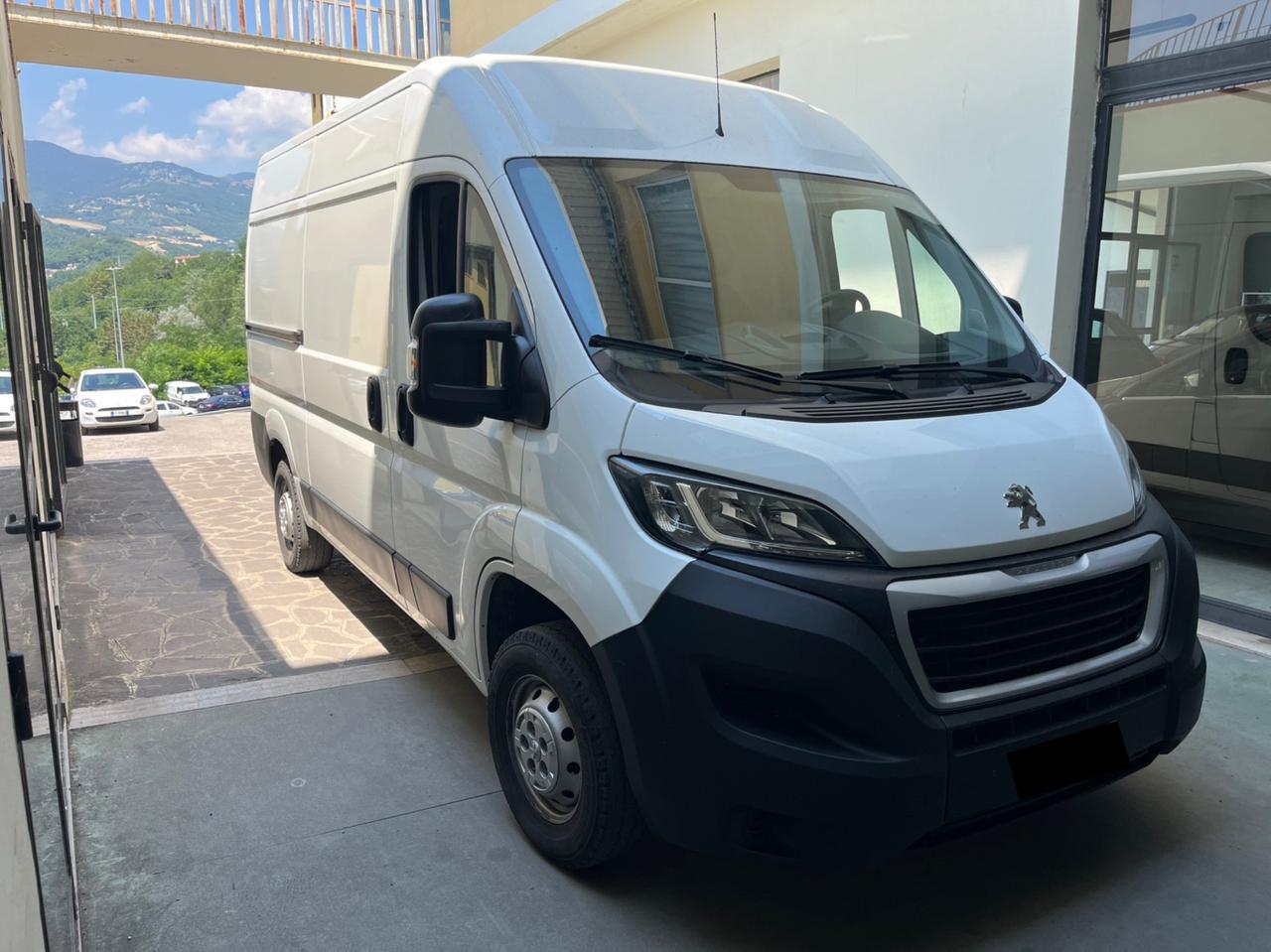Peugeot Boxer 333 2.2 BlueHDi 140 S&S L2-H2 Furgone