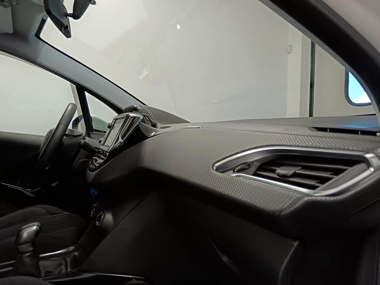 Peugeot 2008 Blue HDi 100 cv Allure