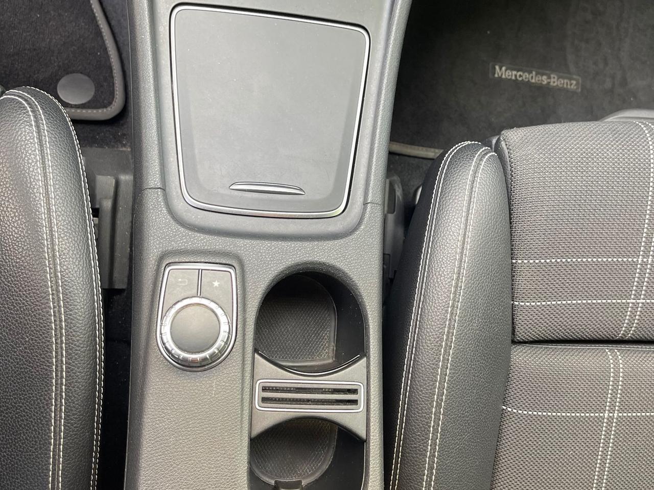 Mercedes-Benz A 200 Business A 200 D