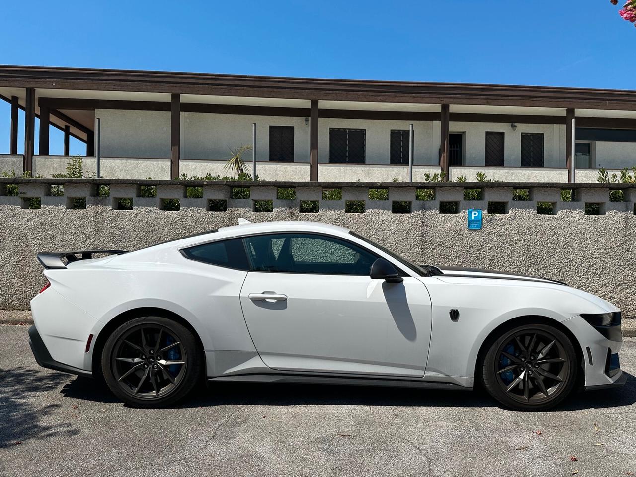 Ford Mustang Fastback 5.0 V8 aut. Dark Horse