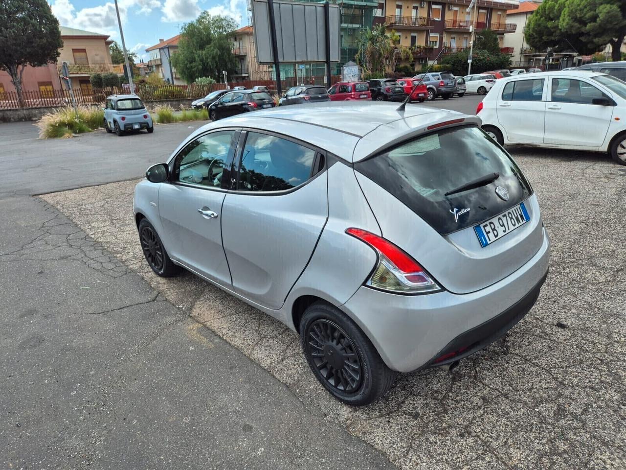 Lancia Ypsilon 1.2 69 CV 5 porte Platinum