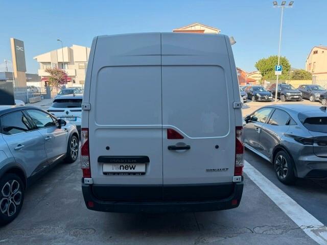 Renault Master T28 L1H1 2.3 135cv PC