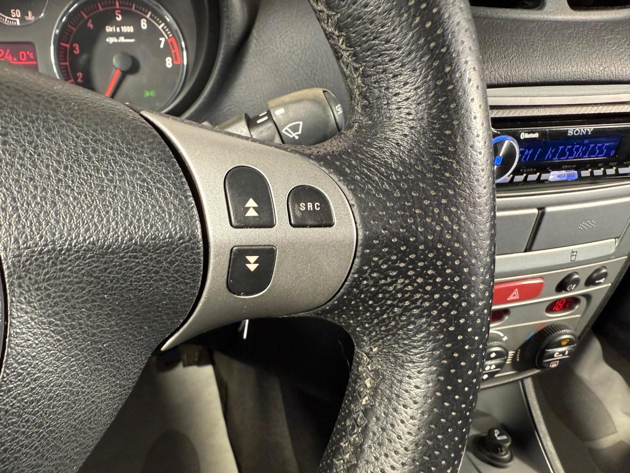Alfa Romeo 147 1.6 16V TS 5 porte Exclusive NEOPATENTATI