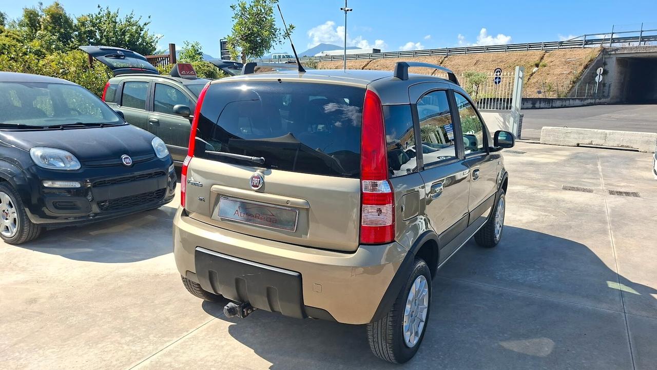 Fiat Panda 1.2 4x4 con gancio traino